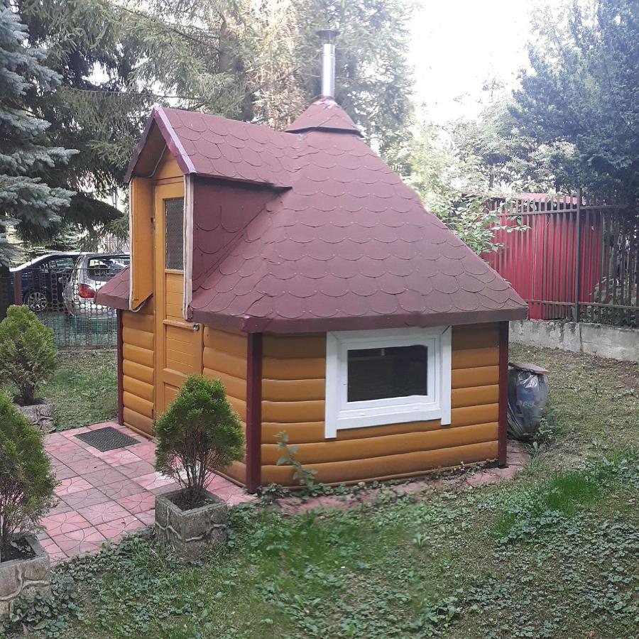 Maxim Pokoje Goscinne Iwonicz-Zdrój Exteriér fotografie
